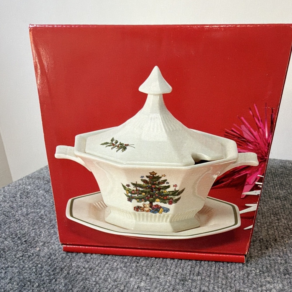 Nikko Christmastime Christmas Tree Covered Tureen Serving Dish Underplate Box